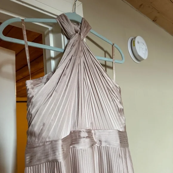 NWT Esther & Co. Luxe Galilee Dress - Picture 8 of 9